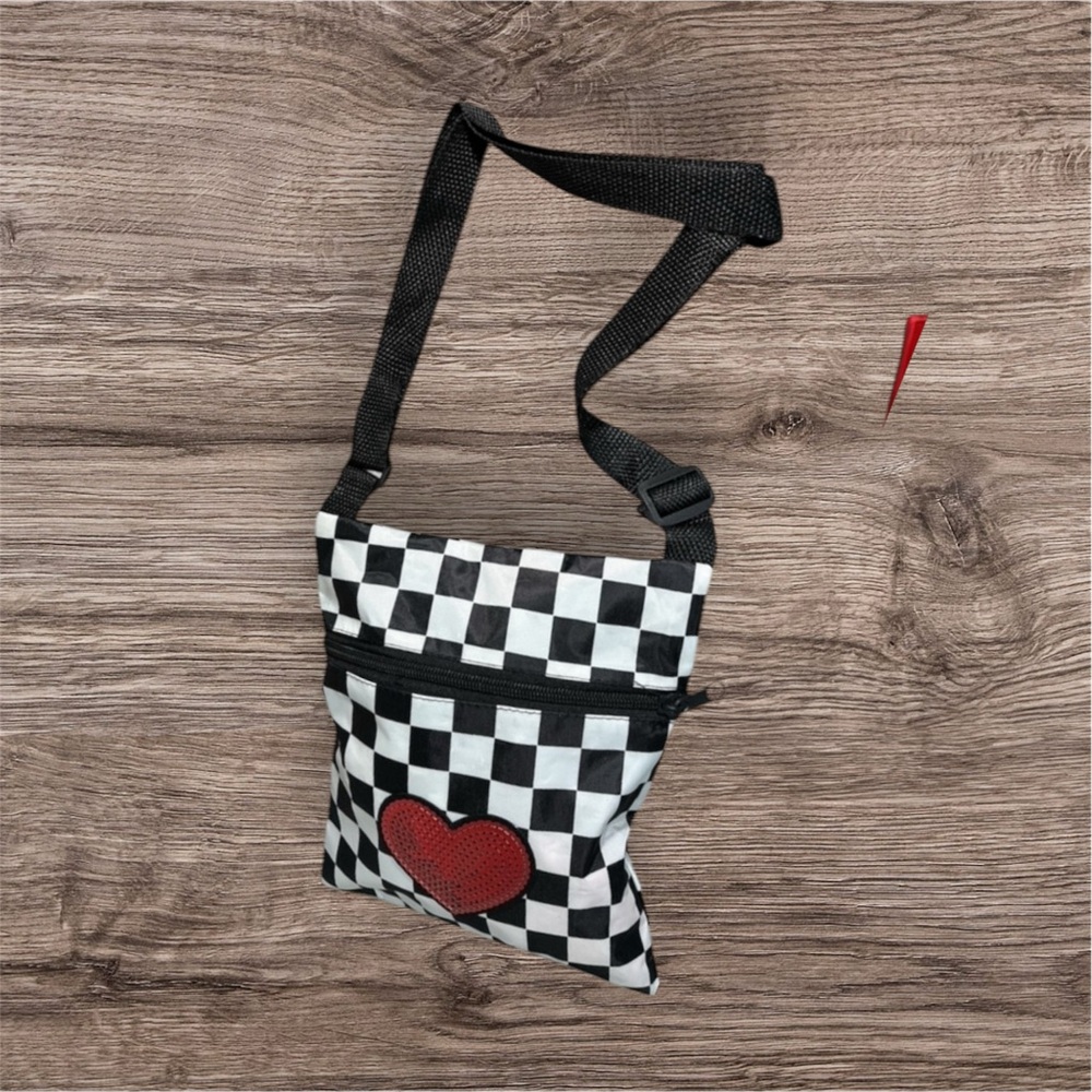 Checkered Heart crossbody Bag